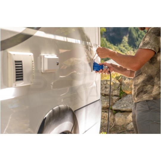 Adapter kempingowy wtyk 3P 16A / listwa zasilająca gumowa 3x 2P+Z 16A 230V IP44 na kablu OW 3x2,5mm2 0,5m