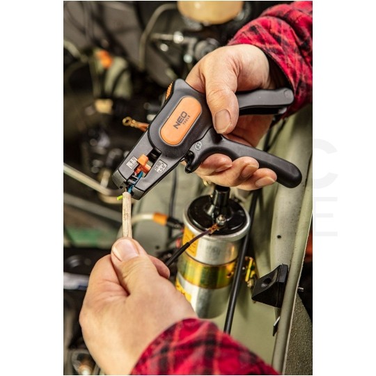 Automatyczny ściągacz izolacji uniwersalny 0,5-6,0mm2 do kabli okrągłych NEO 01-519