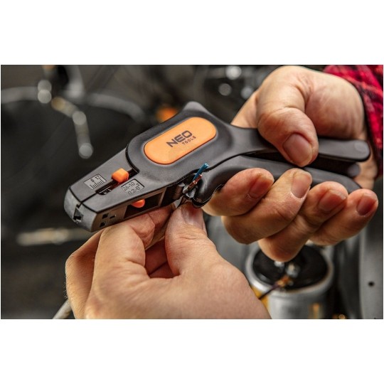 Automatyczny ściągacz izolacji uniwersalny 0,5-6,0mm2 do kabli okrągłych NEO 01-519