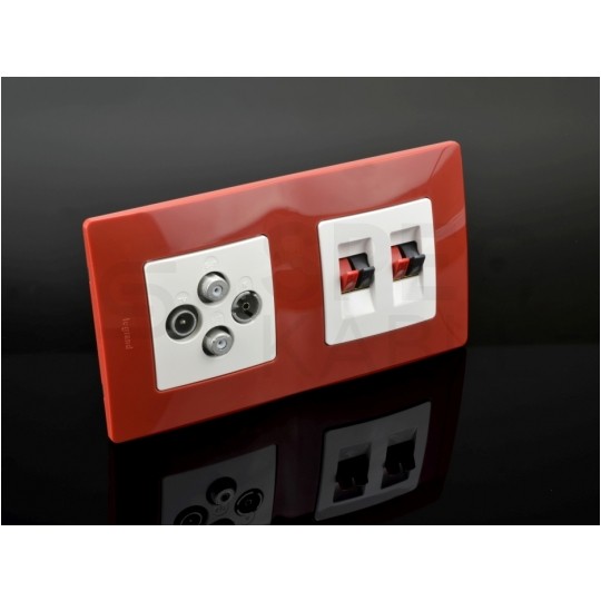 Gniazdo ładowania USB podwójne NILOE białe 2x USB (5V / 2,4A) Legrand