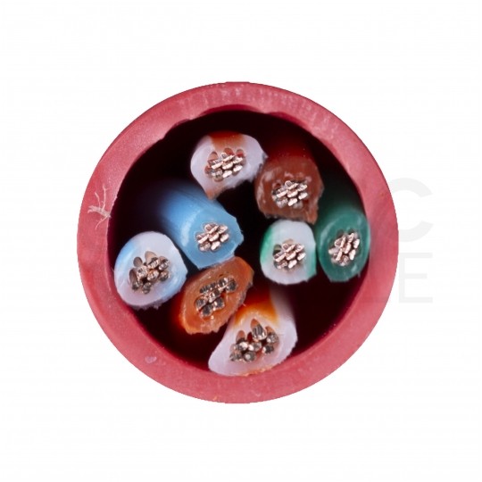 Kabel sieciowy U/UTP kat.5 skrętka 4x2x0,58mm wewnętrzny PVC czerwony linka Telegärtner