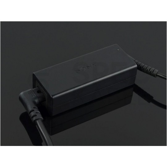 Kabel zasilający OMYp do sprzętu Audio i RTV z wtyczką kątową IEC320 C7 (ósemka) 2,5A czarny 0,3m