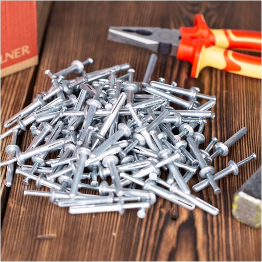 Kołek metalowy do wbijania KMW 6x40mm kotwa gwoździowa klinowa KOELNER 100szt