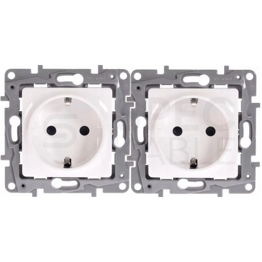 Łącznik świecznikowy podwójny NILOE STEP czarny 10AX Legrand