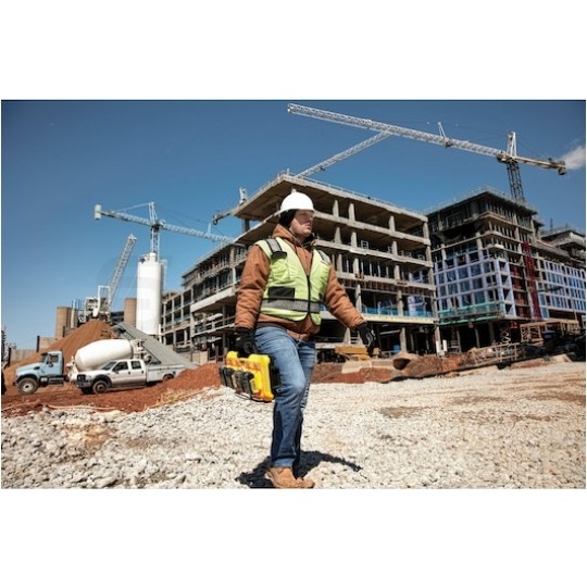 Ładowarka z czterema portami 8A do akumulatorów Li-Ion XR (10.8V - 18V) oraz FLEXVOLT (18V - 54V) ToughSystem DCB104-QW DeWALT