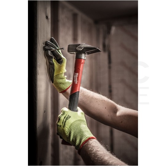 Młotek ślusarski z trzonkiem z włókna szklanego fiberglass 500g MILWAUKEE