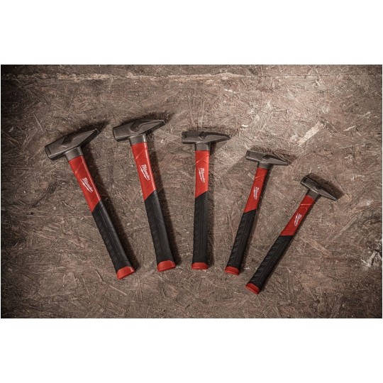 Młotek ślusarski z trzonkiem z włókna szklanego fiberglass 500g MILWAUKEE