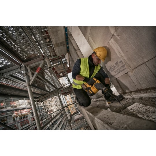 MŁOTOWIERTARKA 54V SDS-PLUS XR 2*6.0AH DEWALT