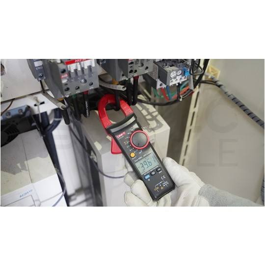 Multimetr cęgowy z autozakresem, pomiarem True RMS i funkcją wykrywania pola elektrycznego NCV miernik uniwersalny z wyświetlaczem LCD UNI-T UT213C