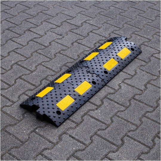 Najazd gumowy próg zwalniający 500x300x55mm 2 kanały