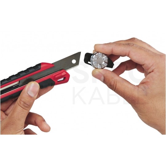 Nóż do tapet z łamanym ostrzem 18mm ze stali z domieszką mikro węglika, pokrętło z blokadą śrubową MILWAUKEE