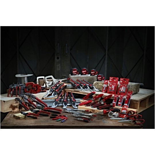 Nóż do tapet z łamanym ostrzem 25mm ze stali z domieszką mikro węglika, pokrętło z blokadą śrubową MILWAUKEE