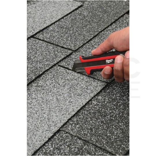 Nóż do tapet z łamanym ostrzem 25mm ze stali z domieszką mikro węglika, pokrętło z blokadą śrubową MILWAUKEE