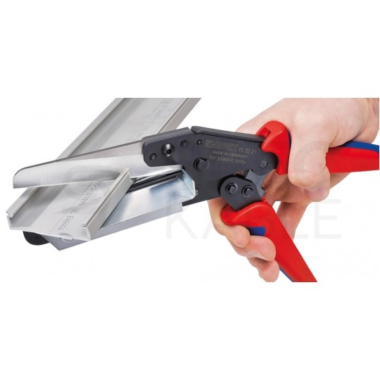 Nożyce do tworzywa sztucznego korytek kablowych listw maskownic o grubości do 4mm dźwignia kolankowa KNIPEX 95 02 21