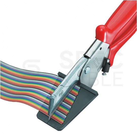 Obcinak do kabli taśmowych do 56mm ze sprężyną rozwiarającą i blokadą KNIPEX 94 15 215