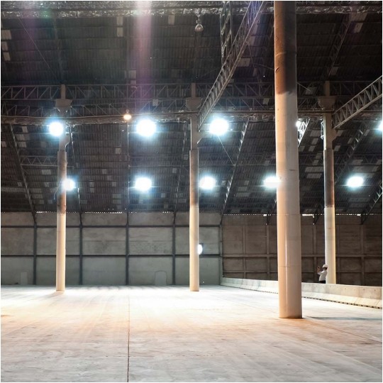 Oprawa przemysłowa LED SMD 200W 20400lm 4000K IP65 czarna barwa NW biała neutralna IK05 HighBay V-TAC VT-92200 2 LAT GWARANCJI