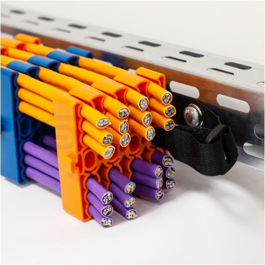 Organizer wiązek kablowych na 24szt. kabli sieciowych NEKU pomarańczowy