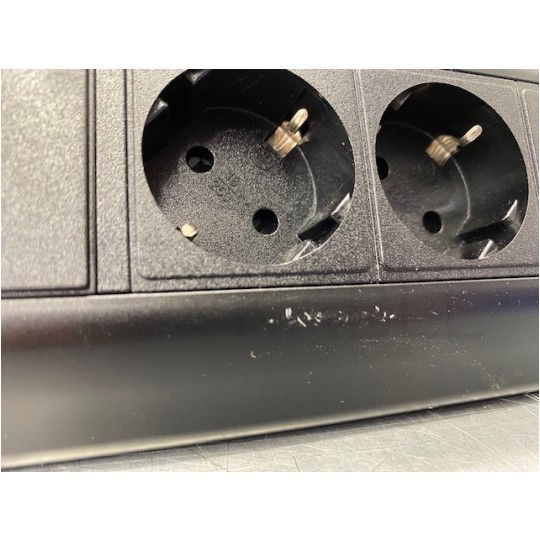 OUTLET Gniazdo meblowe narożne CORNER BOX czarne potrójne 3x [2P+Z] Schuko 16A z przewodem 1,8m