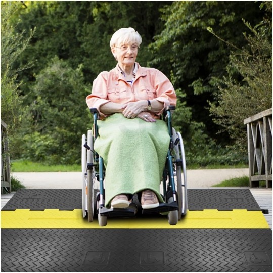 OUTLET Rampa zabezpieczająca kable Najazd kablowy 5-kanałowy (do 10 ton na oś) 114,5x80x5cm VEVOR