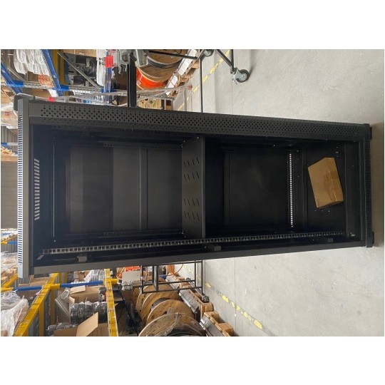 OUTLET Szafa stojąca RACK 19" 32U 600x600mm drzwi szklane czarna NEKU FLR + wyposażenie