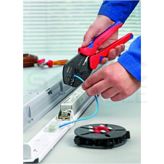 OUTLET Zaciskarka Praska do końcówek kablowych 0,25-10mm2 z magazynkiem + 5 wymiennych matryc MultiCrimp KNIPEX 97 33 02