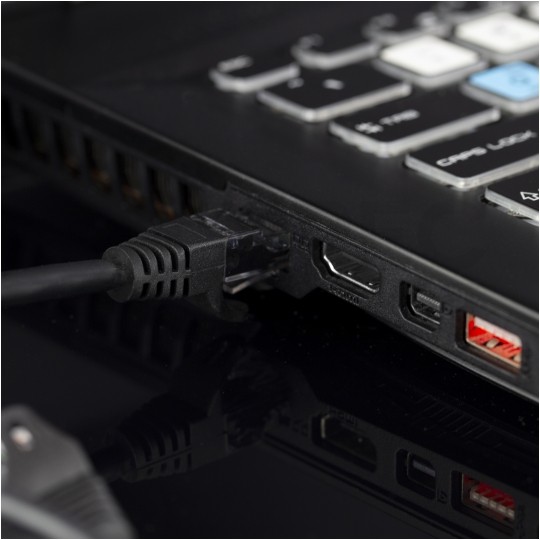 Patchcord UTP kat.5e kabel sieciowy LAN 2x RJ45 linka PVC czarny 7m NEKU