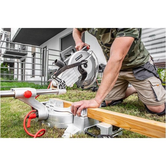 Piła, pilarka ukosowa sieciowa 230V 1800W z funkcją posuwu, tarcza 254x30mm w zestawie z akcesoriami GRAPHITE 59G812