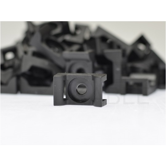 Podstawki montażowe przykręcane MOPP 27x16mm czarne UV 100szt. do opasek zaciskowych