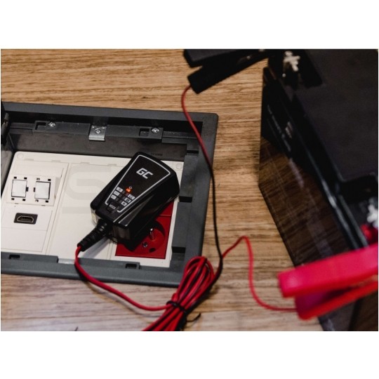 Prostownik automatyczny do akumulatorów 6V/12V 1A Green Cell