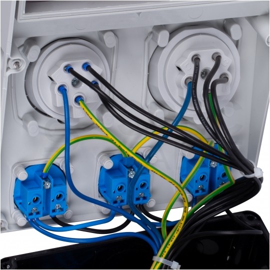 Rozdzielnica budowlana CAS_4-SFI hermetyczna IP44 Wyposażona + 32A/[5P] + 16A/[5P] + 3x230V/[2P+Z] + wtyk 32A/[5P] DOKTORVOLT DV-8133-F