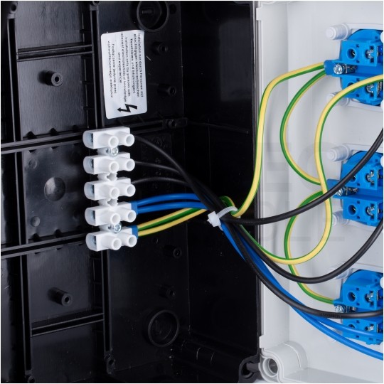 Rozdzielnica budowlana FRED hermetyczna IP54 + 6x230V/[2P+Z] DOKTORVOLT DV-0171-F