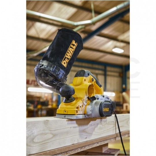 STRUG 1050W 82MM 0-4.0MM KUFER DEWALT