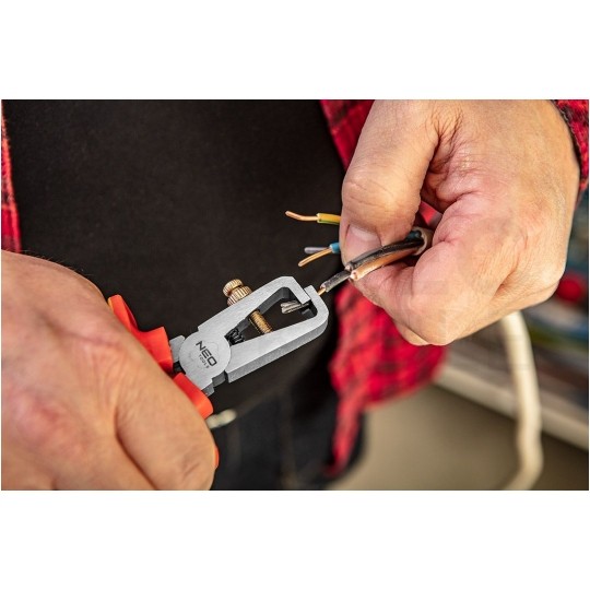 Szczypce do ściągania izolacji 160mm chromowane izolowane 1kV dla elektryka NEO 01-229