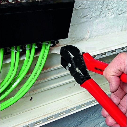 Szczypce do wykrawania otworów w listwach maskownicach korytkach z tworzywa sztucznego 20x29mm KNIPEX 90 61 20