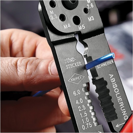 Szczypce do zaciskania końcówek kablowych nieizolowanych 0,5-6mm2 ze ściągaczem izolacji KNIPEX 97 21 215 C