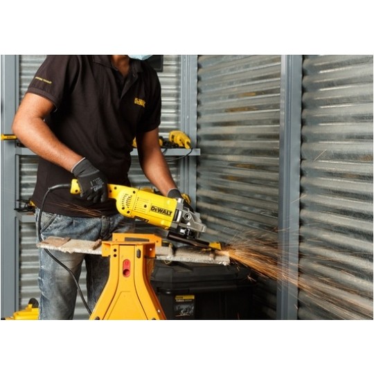 Szlifierka kątowa sieciowa 230V 2200W, do szlifowania i cięcia, tarcza 230mm 6600 obrotów/min M14 DWE492 DeWALT