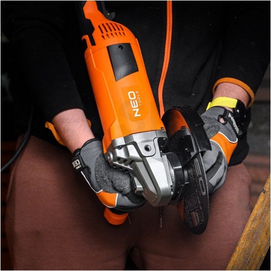 Szlifierka kątowa sieciowa 230V 3000W do szlifowania i cięcia, tarcza 230x22.2mm, 6600 obrotów na minutę NEO 04-715