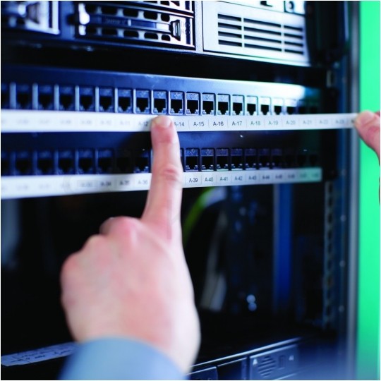 Taśma DYMO IND winylowa uniwersalna 19mm x 5,5m (biała / czarny nadruk) RHINO Industrial [18445 / S0718620] ORYGINALNA