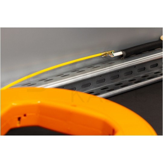 Włókno szklane do wciągania, przeciągania kabli pod drogi, między studzienkami w kasecie oraz w zestawie z 6 końcówkami fi: 4mm 75m NEKU