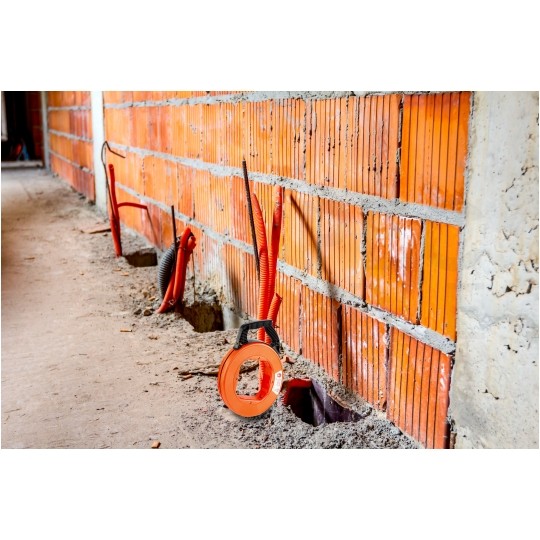 Włókno szklane do wciągania, przeciągania kabli pod drogi, między studzienkami w kasecie oraz w zestawie z 6 końcówkami fi: 4mm 75m NEKU