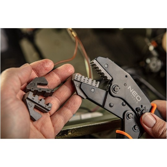 Zaciskarka Praska do tulejek kablowych 0,5-16mm2 z matrycą trapezową NEO 01-506