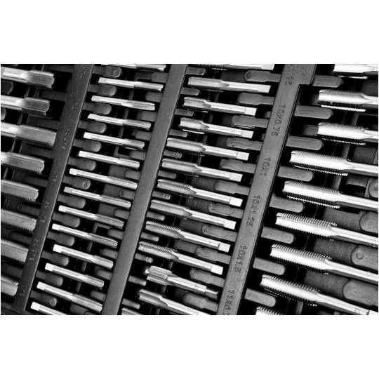 Zestaw gwintowników i narzynek M3-M12, M6-M20 110 elementów w walizce NEO 11-915