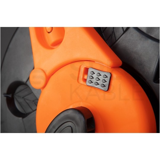 Zestaw ogrodowy Wąż 1/2" pomarańczowy 30m 4-warstwowy Economic NEO na stojaku NEO z pistoletem zraszający, przyłączem i złączkami VERTO