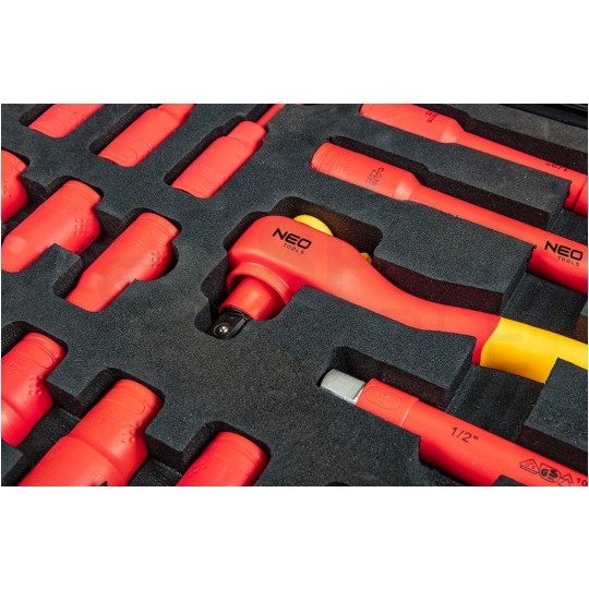 Zestaw skrzynia na narzędzia serwisowa IP67 + 52 szczypce, klucze, wkrętaki dla elektryka VDE 1kV NEO 01-311