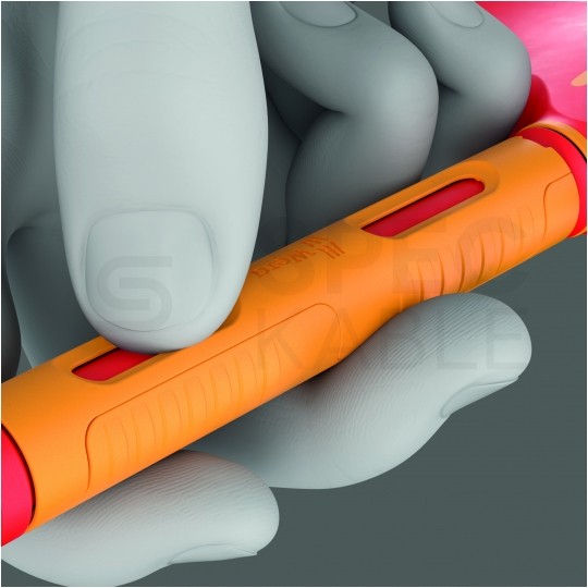 Zestaw wkrętaków i nasadek izolowanych 25 sztuk: 2xrękojeść do trzepieni: 3x płaskie PŁ + 2x krzyżowe PH + 2x PZ + 3x gwiazdkowe TX + adapter klucza nasad. 1/4" + rękojeść poprzeczna do nasadek: 9 nasadek 1/4" + etui 1kV VDE Kompakt Take it easy WERA