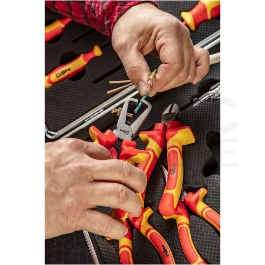 Zestaw wkrętaków i szczypiec 1000V 13szt