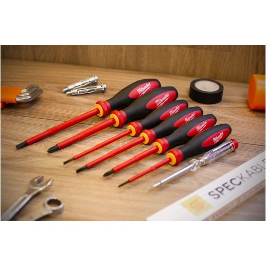 Zestaw wkrętaków izolowanych dla elektryka 12 sztuk: 4x płaskie PŁ + 2x krzyżowe PH + 2x PZ + 3x gwiazdkowe TX + próbnik + walizka 1kV VDE MILWAUKEE