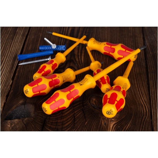 Zestaw wkrętaków izolowanych dla elektryka 6 sztuk: 4x płaskie PŁ + 2x krzyżowe PH 1kV VDE Kraftform WERA