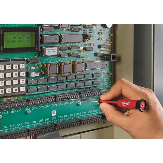 Zestaw wkrętaków precyzyjnych 6 sztuk: 4x płaskie PŁ + 2x krzyżakowe PH + etui MILWAUKEE