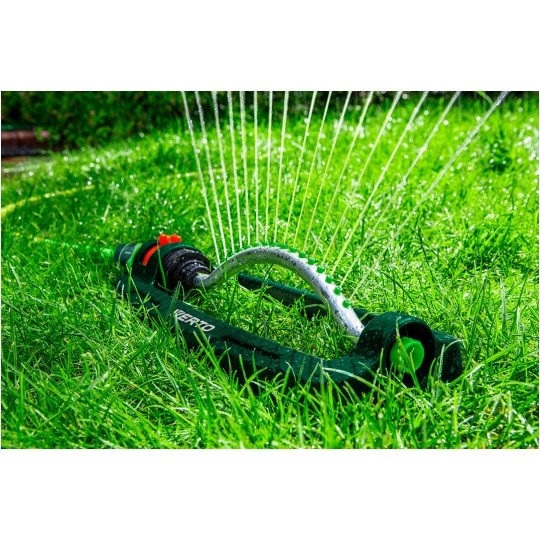 Zraszacz wahadłowy ogrodowy oscylacyjny regulowany do nawadniania trawnika (13x18m) VERTO 15G771